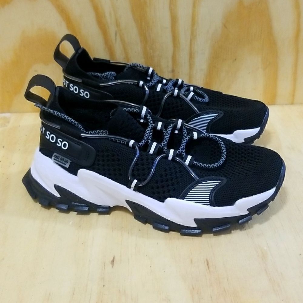 JUST SO SO Women's sneakers size 7 ( EU 38)